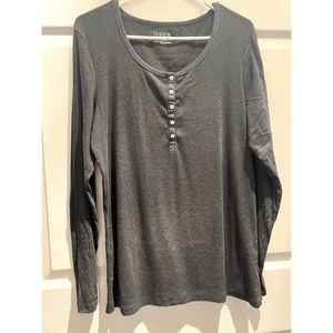 ‼️PRE-OWNED‼️ Women’s long sleeve tee